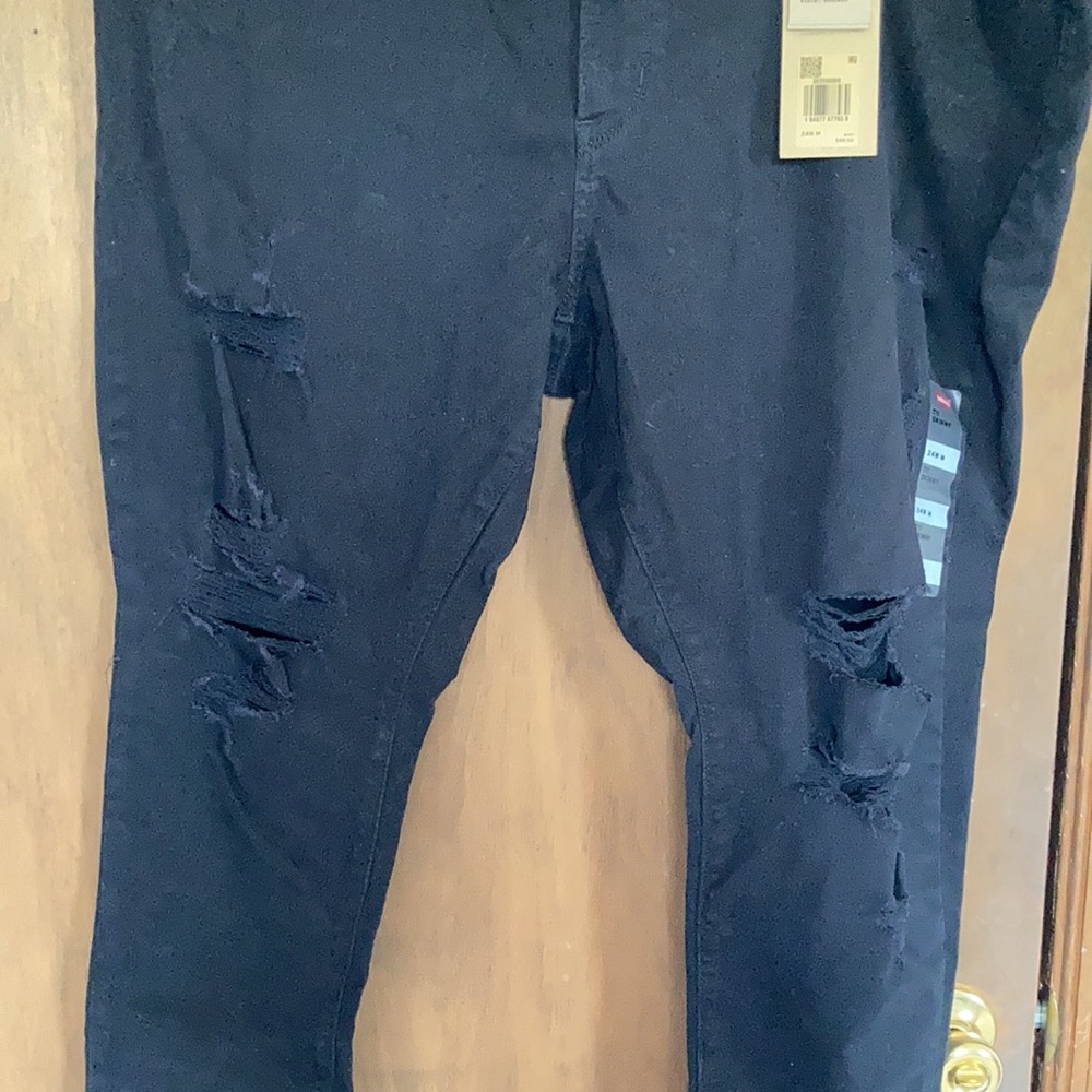 Levi’s 711 skinny distressed midrise jean w Levi’s sculpt hypersoft 24W - Picture 6 of 15